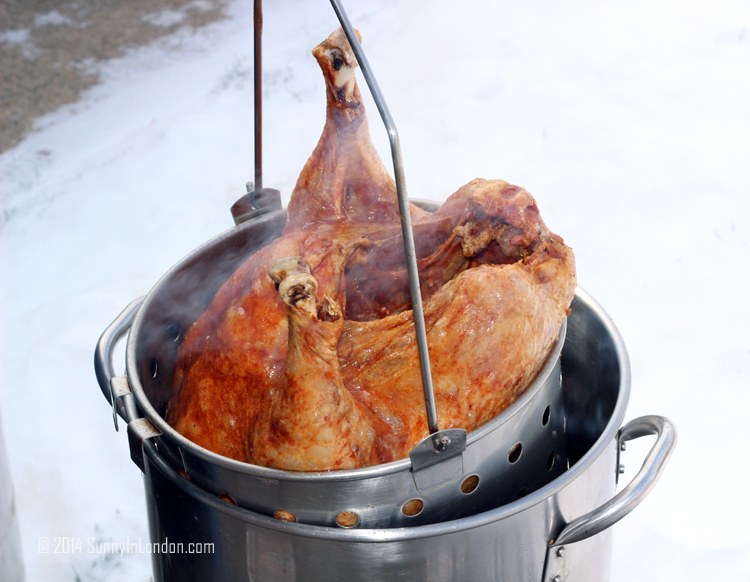 How to Fry a Turkey- a Recipe for an American Thanksgiving?