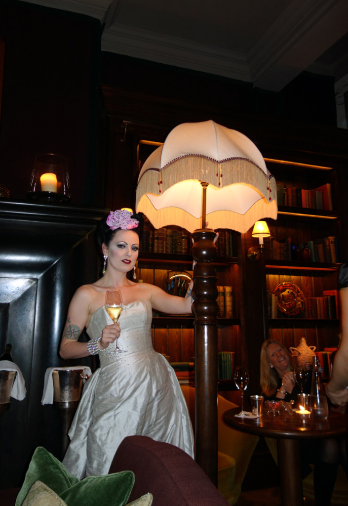 Rosewood-London-Cabaret-Scarfes-Bar