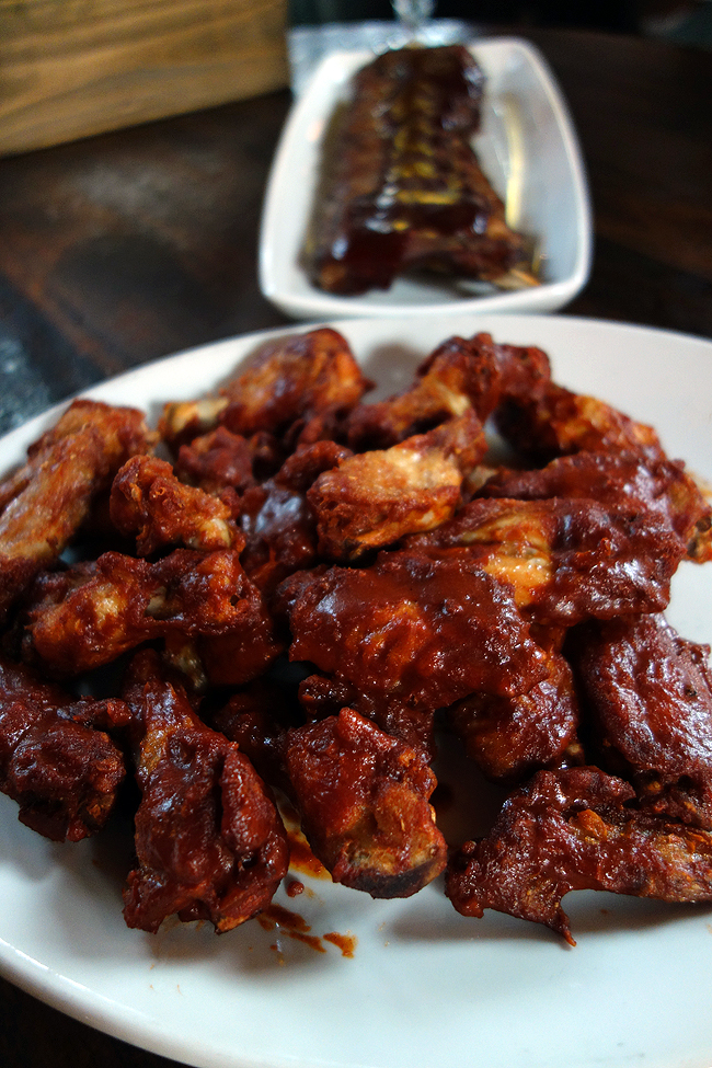 An Irish Pub in London (in a Church) with Wings Hotter than Hell