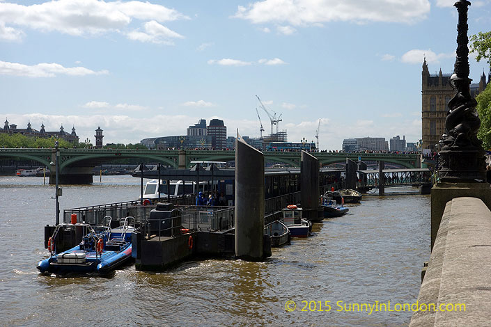 speed-boat-ride-city-cruises-london-thamesrush-thamesjet