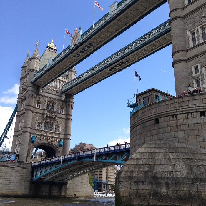 speed-boat-tour-city-cruises-london-thamesrush-thamesjet-go-pro