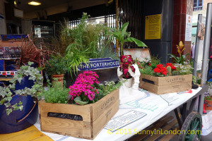 covent-garden-underground-station-flowers