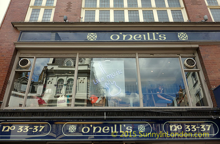 irish-pubs-in-london-piccadilly-circus-pub-crawl-oneills-soho-wardour-street