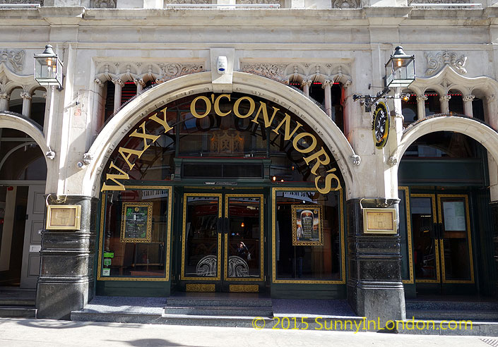 irish-pubs-in-london-piccadilly-circus-pub-crawl-waxy-oconnors-pub-crawl