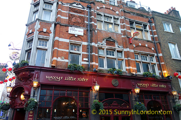 irish-pubs-in-london-piccadilly-circus-pub-crawl