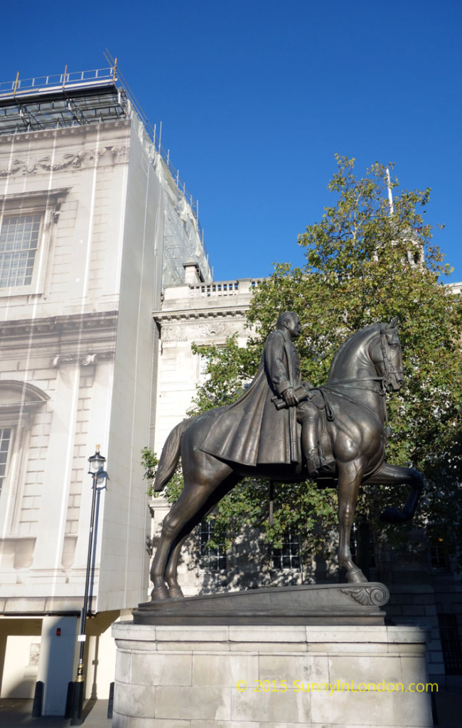 Stanfords Horse-drawn Omnibus Tours in Covent Garden London