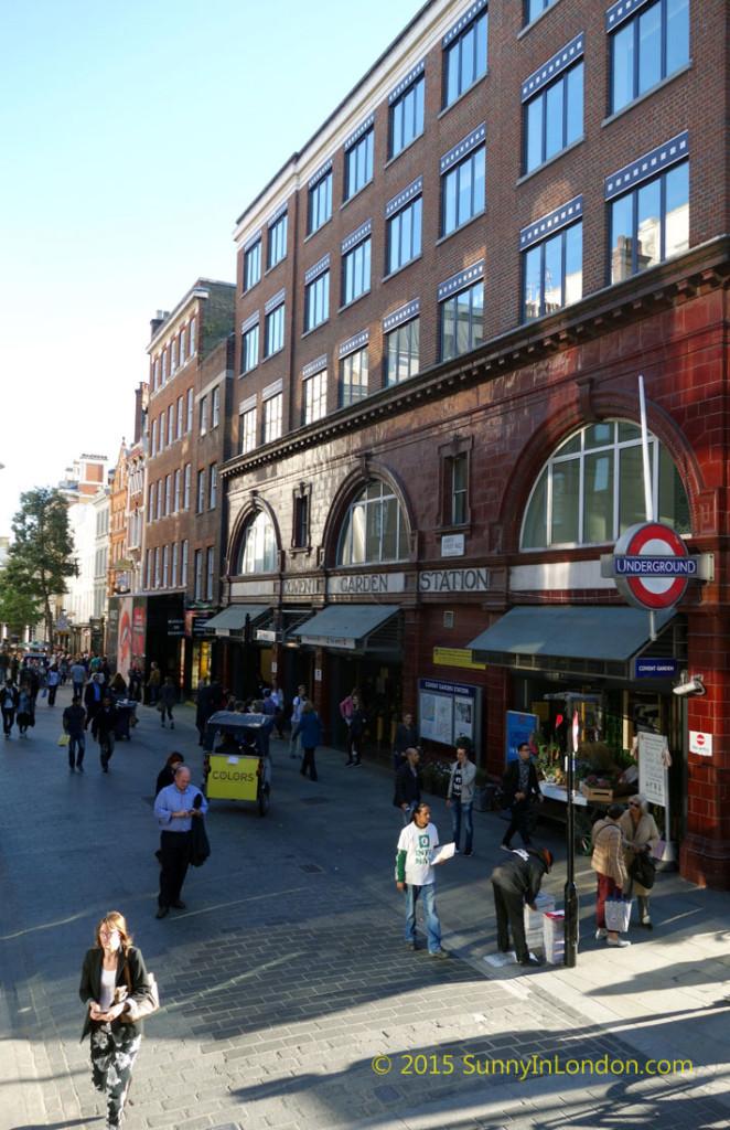 Stanfords Horse-drawn Omnibus Tours in Covent Garden London