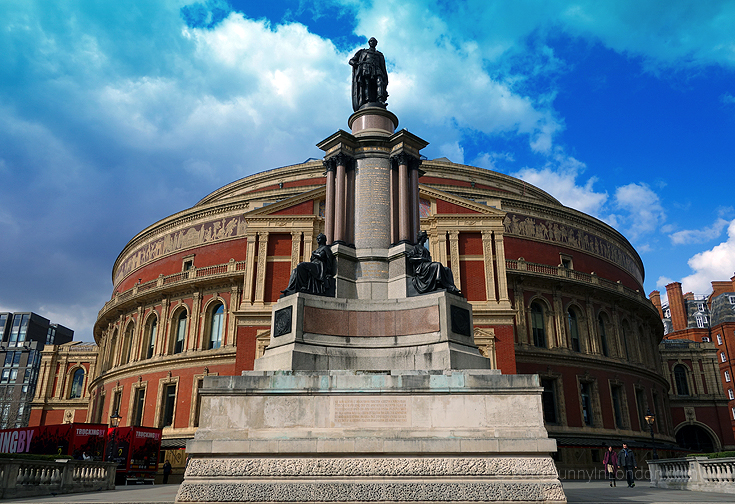 Taking a Royal Albert Hall Tour has always been an activity on my list of things to do in London.