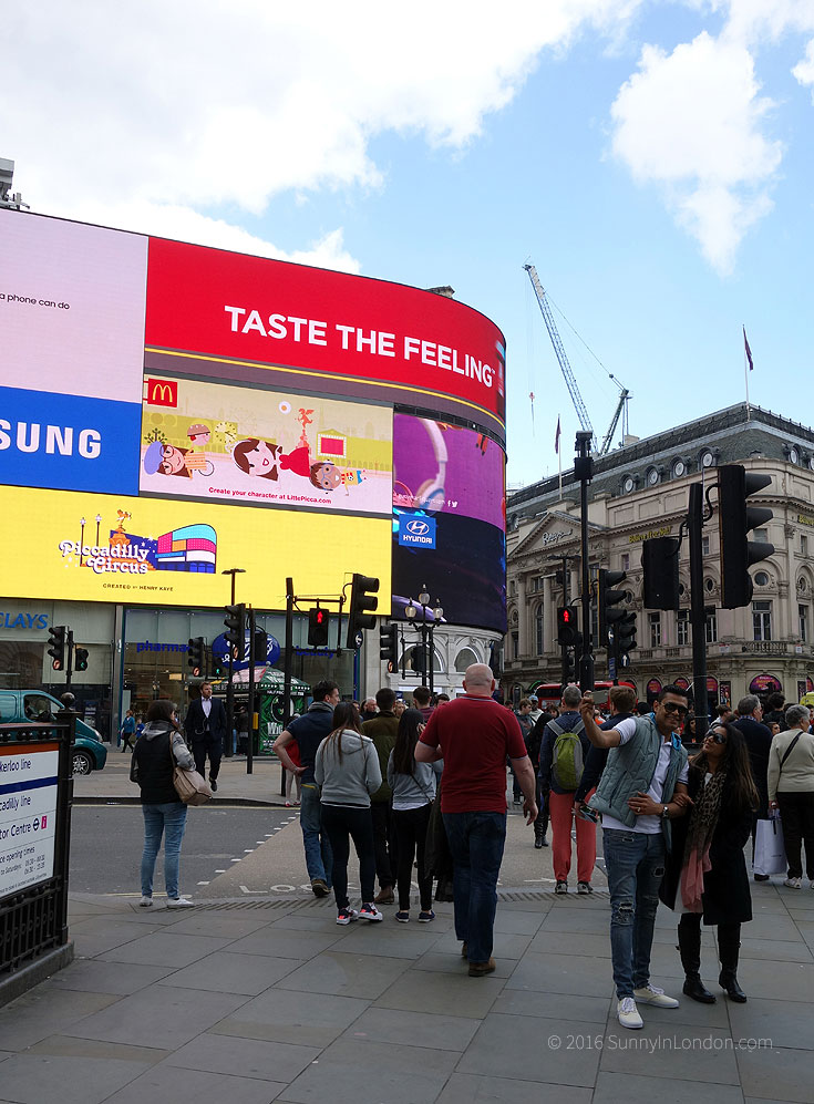 Best Places to Take a Selfie in London Piccadilly Circus
