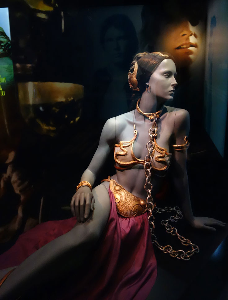 visiting-london-star-wars-exhibit-princess-leia-bikini