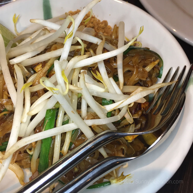 the-mango-tree-christmas-menu-london-2016-belgravia-pad-thai