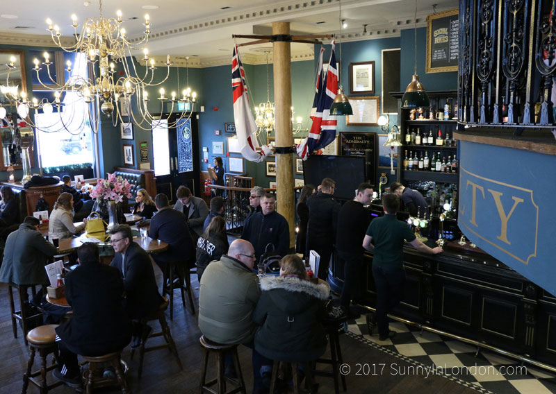 admiralty-pub-review-london-trafalgar-square