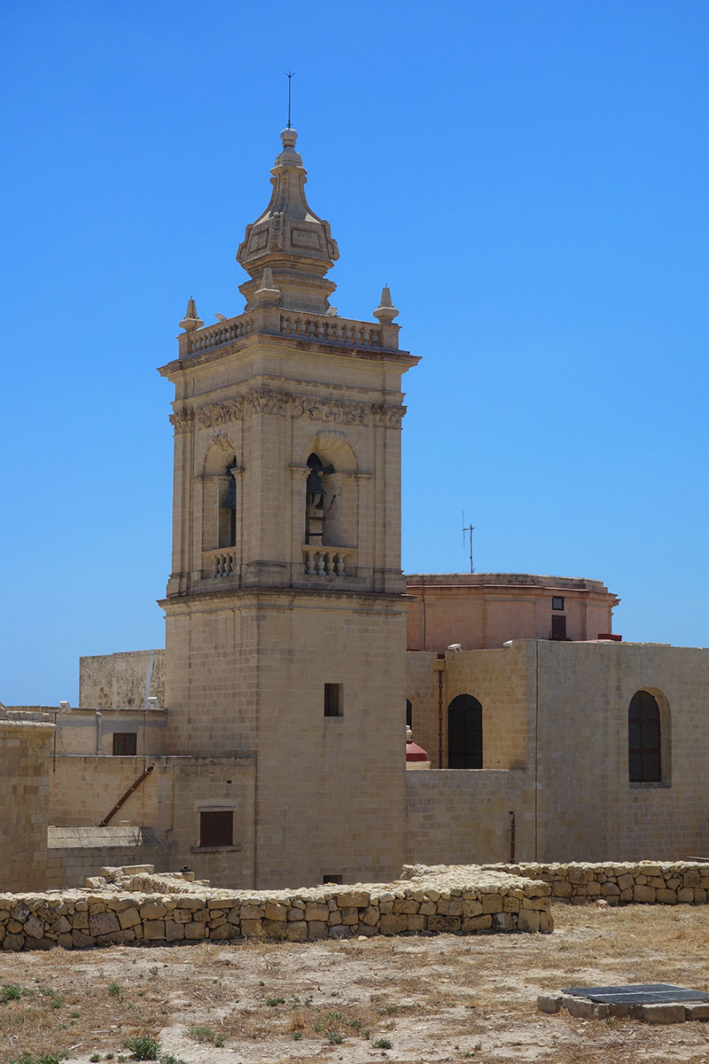 luzzu-cruises-review-malta-gozo-comino-blue-lagoon-citadel