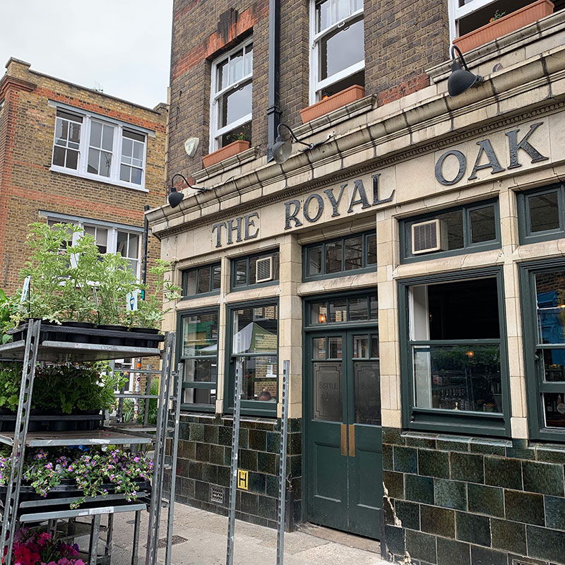 Columbia-Road-flower-market-guide-to-london-sunnyinlondon-royal-oak-pub