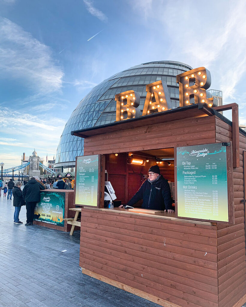 london-bridge-christmas-market-riverside-lodge-bar