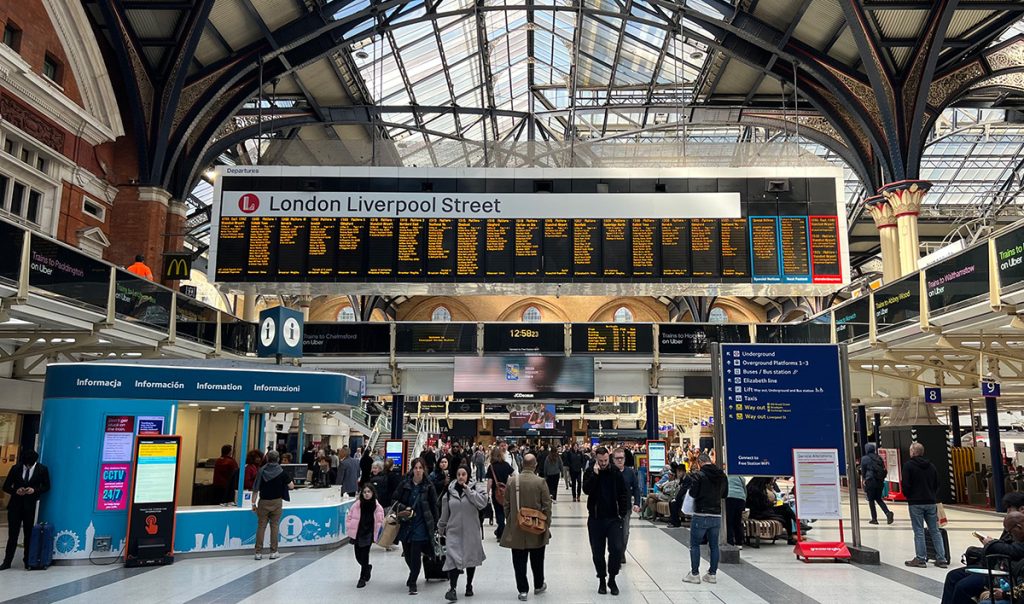 London tube Advice mistakes on london underground travel tips guide to london life