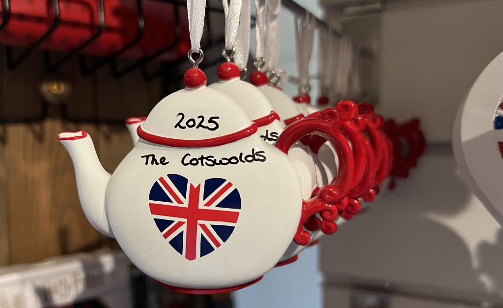 cotswolds-what-to-see-burton-on-the-water-victorian-christmas-shop