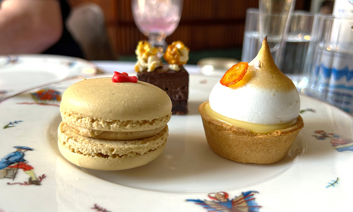 things-to-do-in-london-trip-afternoon-tea-theatre-royal-drury-lane
