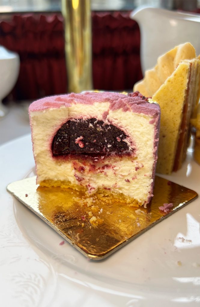 3-day-london-itinerary-rubens-at-the-palace-afternoon-tea
