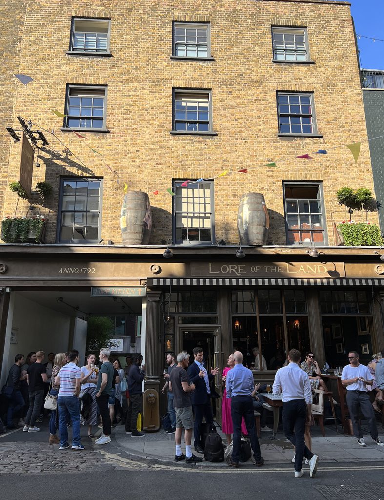 mr-sunnys-top-london-pubs-lore-of-the-land-guy-ritchie