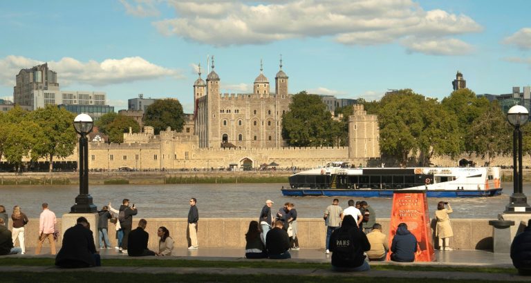 best-hotels-near-london-attractions-sunny-in-london-tower-of-london