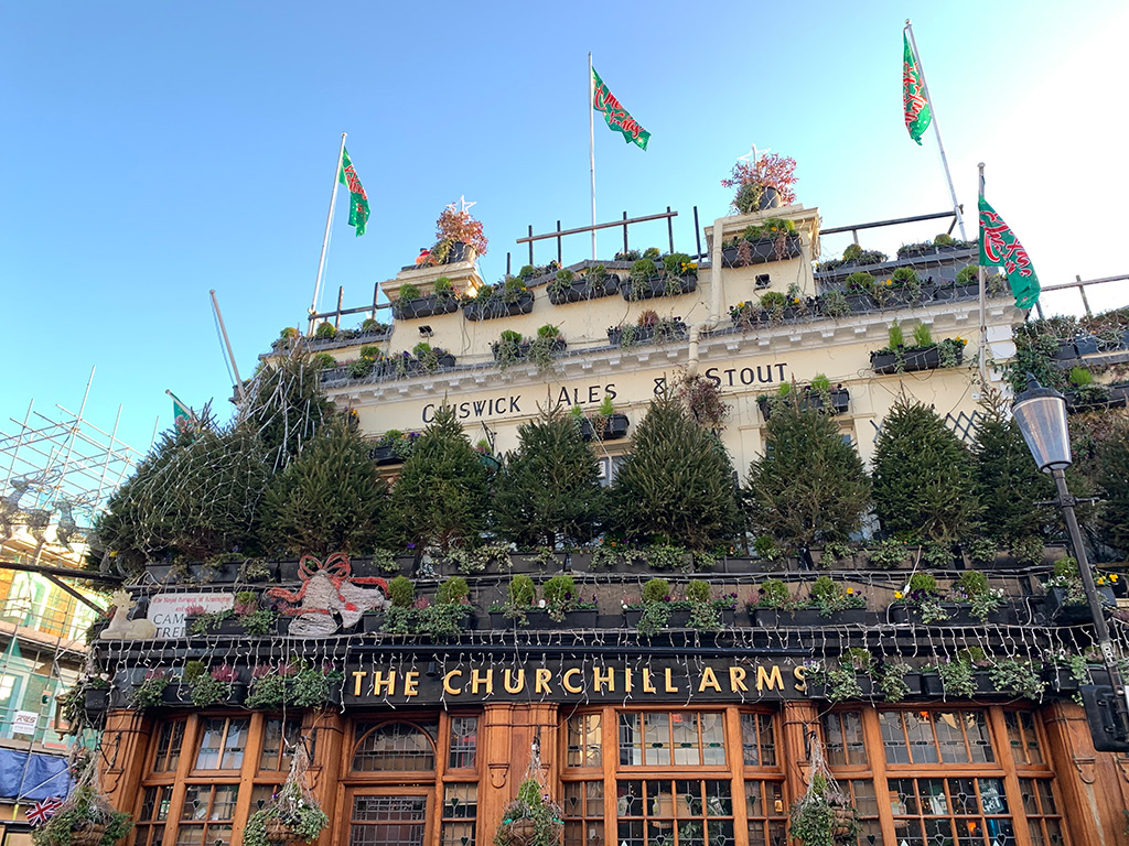 christmas-churchill-arms-pub-best-things-to-do-in-london-at-christmas