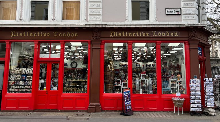 london-travel-guide-mistakes-souvenir-shop-british-museum