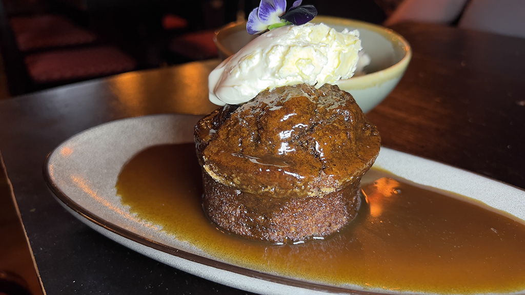 london-best-sunday-roast-the-ship-tavern-holborn-review-sticky-toffee-pudding