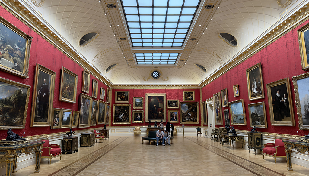 wallace-collection-marylebone-sunny-in-london